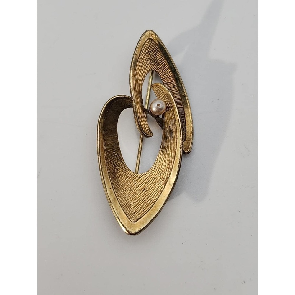 Vintage Art Deco style Kollmar & Jourdan Americ gold tone brooch pin